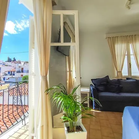 Grandma's House - το σπίτι της γιαγιάς * העיירה סקיאתוס