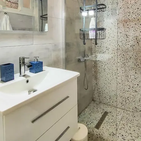 בית נופש Grandma's House - το σπίτι της γιαγιάς העיירה סקיאתוס